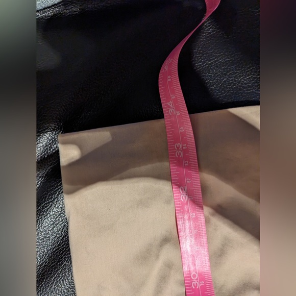 BCBG MaxAzia  brown dress size 0, two pocket - Picture 6 of 6